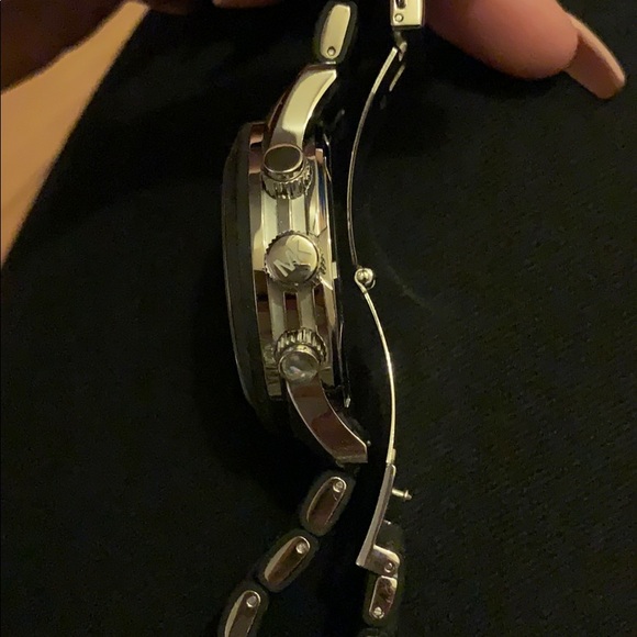 Michael Kors Runway Chronograph watch! - Picture 3 of 8